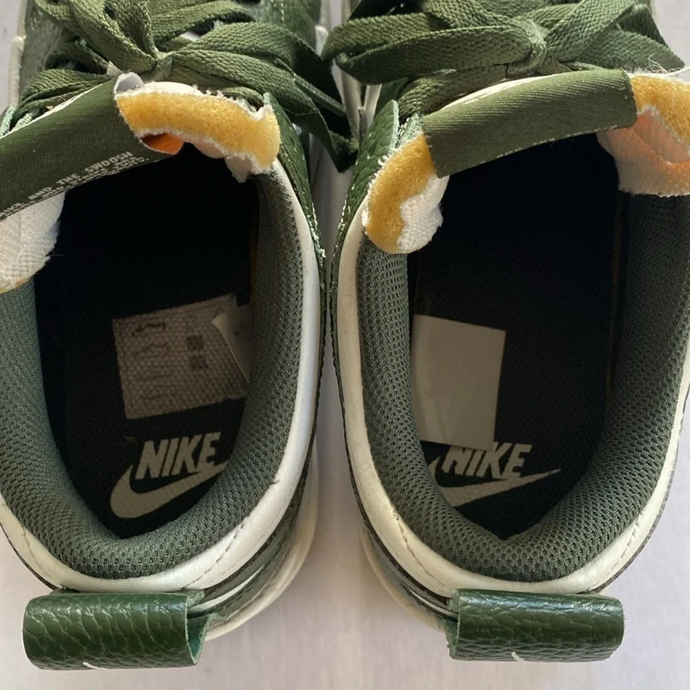 NIKE Women’s  Dunk Low Disrupt White and Dark Green Sneakers Size 7.5 US